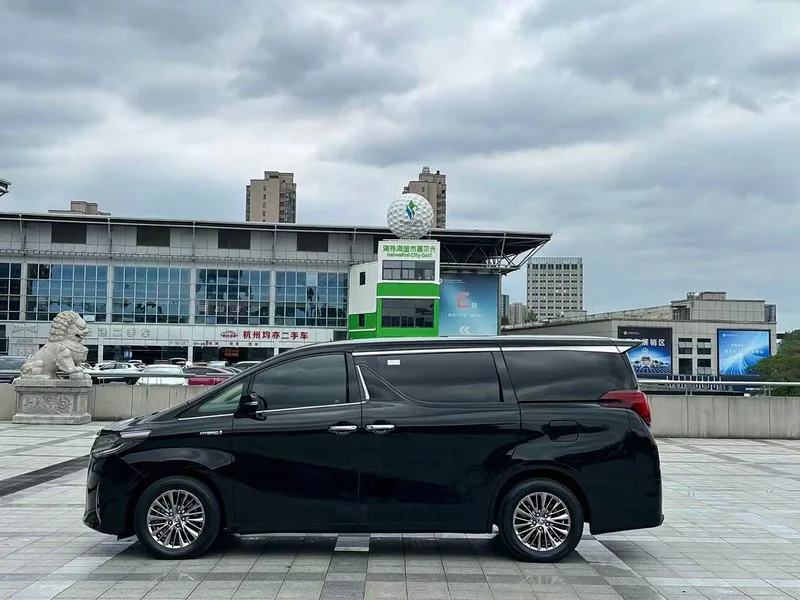 Toyota Alphard — фото 5