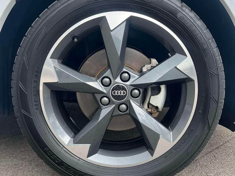 Audi Q3 — фото 15