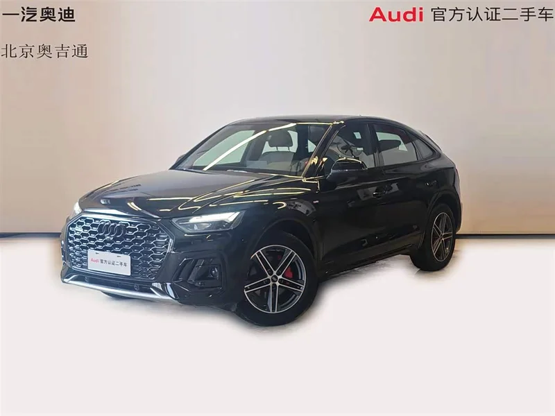 Audi Q5L Sportback — фото 1