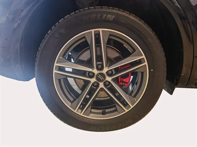 Audi Q5L Sportback — фото 14