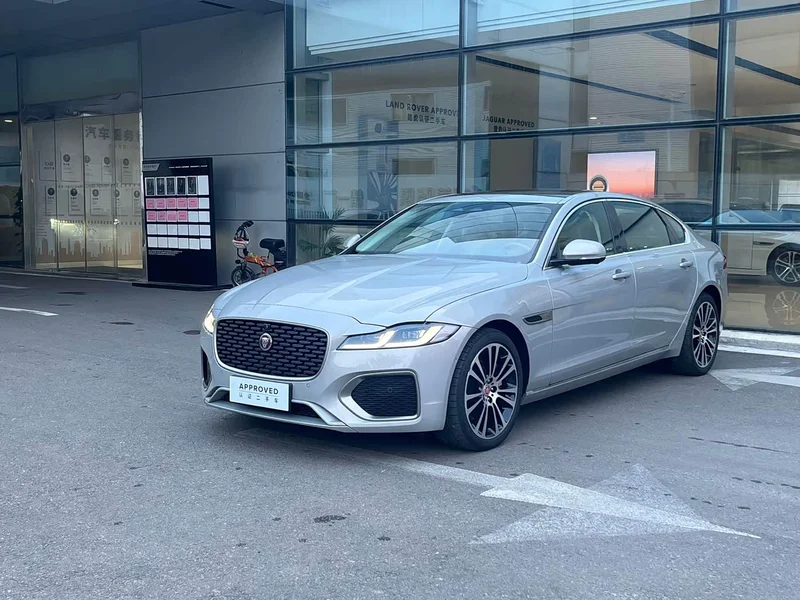 Jaguar XFL — фото 1