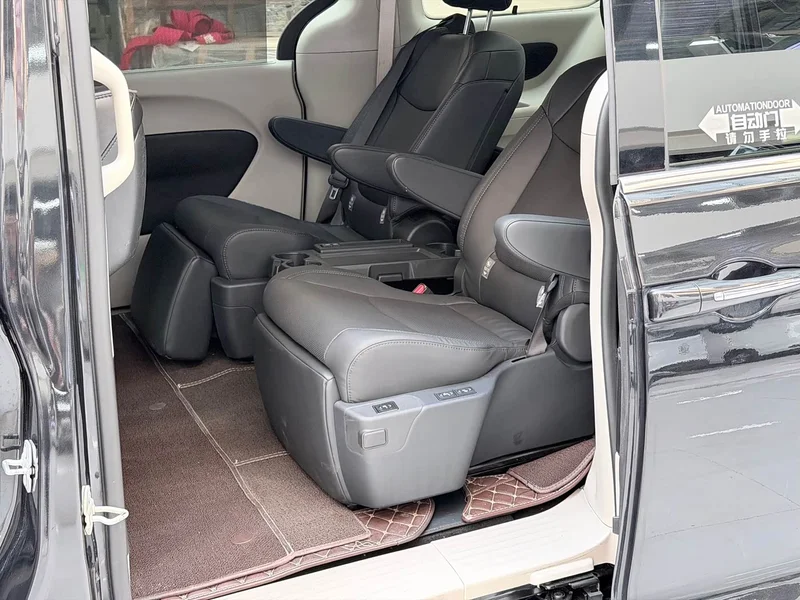 Jeep Grand Voyager Imported — фото 11