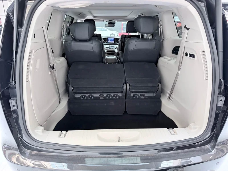 Jeep Grand Voyager Imported — фото 15