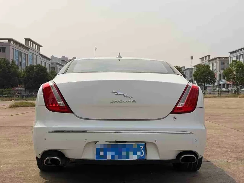 Jaguar XJ — фото 4