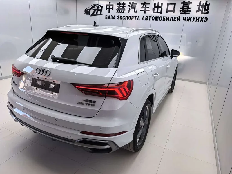 Audi Q3 — фото 11