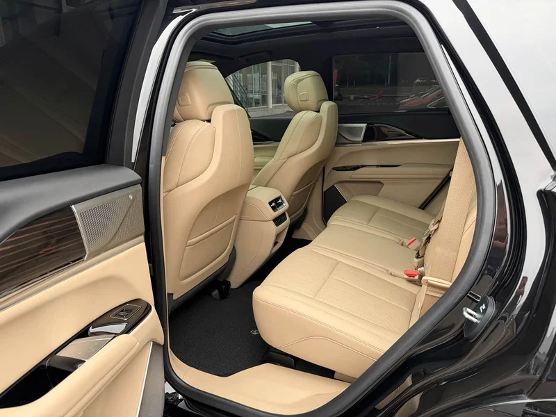 Cadillac XT5 — фото 11
