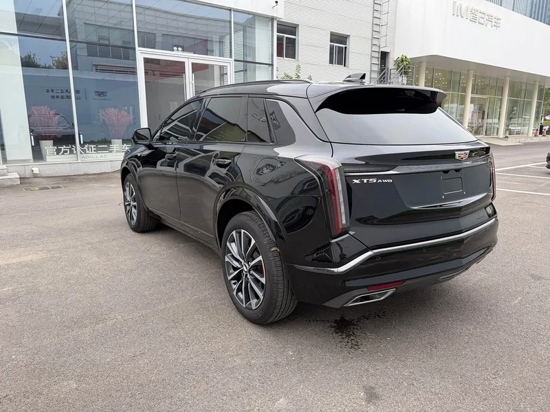 Cadillac XT5 — фото 13
