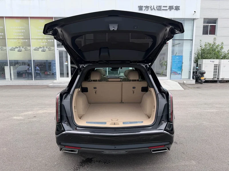 Cadillac XT5 — фото 16