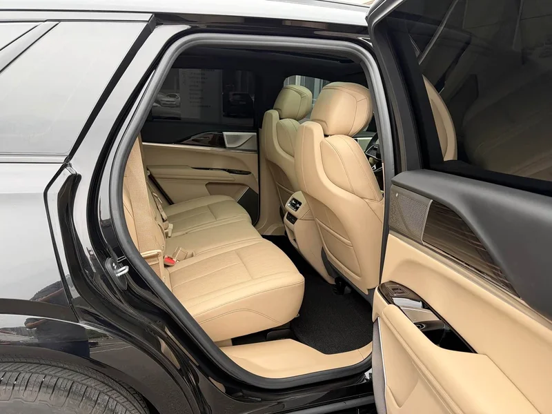 Cadillac XT5 — фото 17