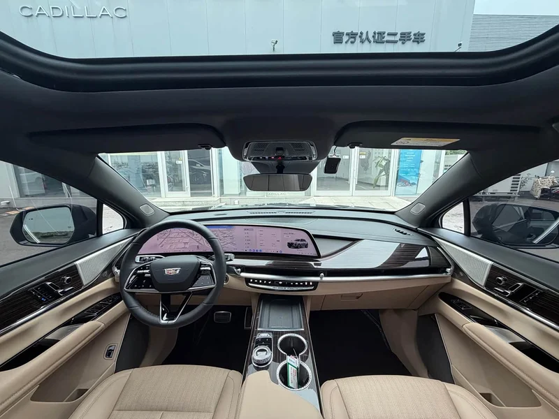 Cadillac XT5 — фото 18