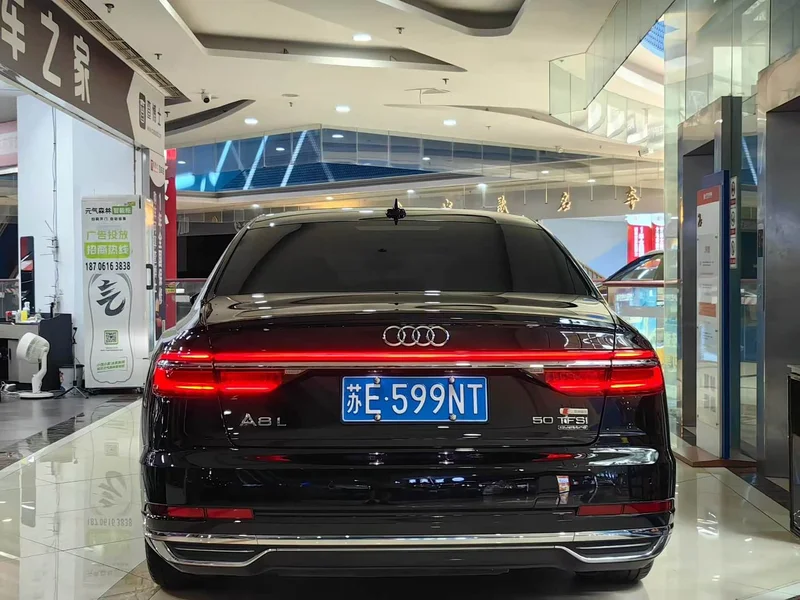 Audi A8 — фото 9