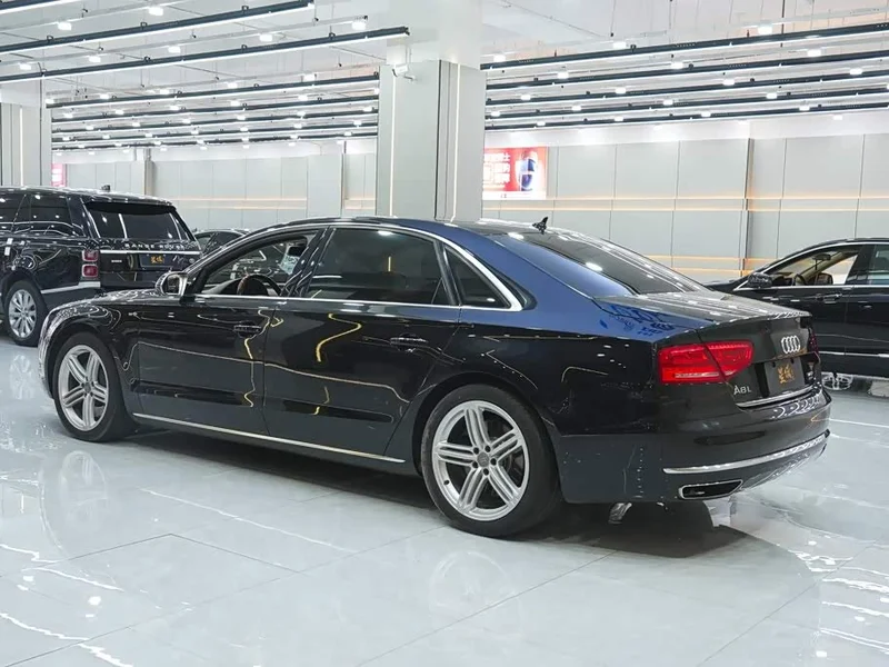 Audi A8 — фото 9