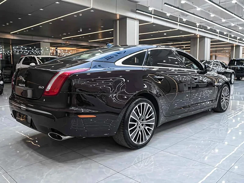 Jaguar XJ — фото 2