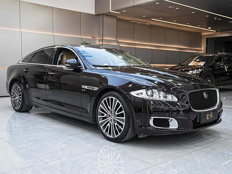 Jaguar XJ — фото 7