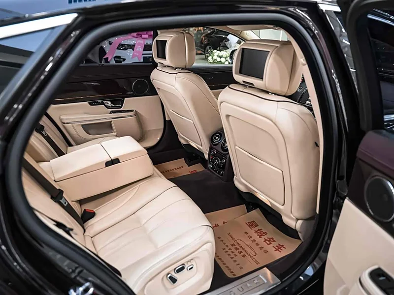 Jaguar XJ — фото 9