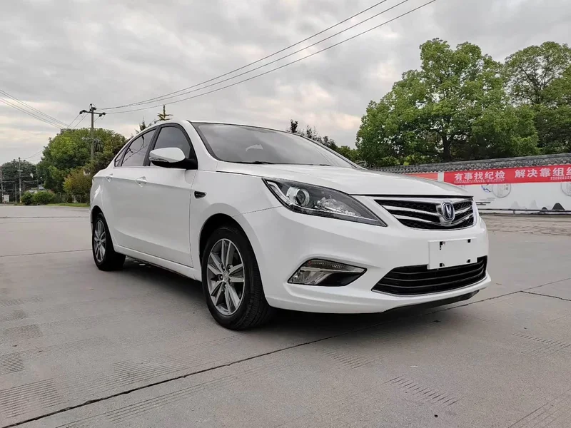 Changan Eado — фото 3