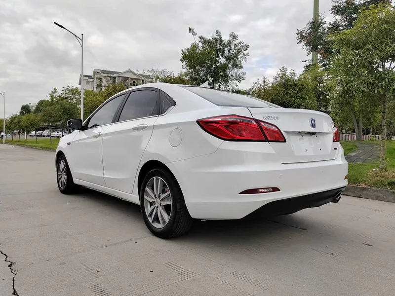 Changan Eado — фото 6