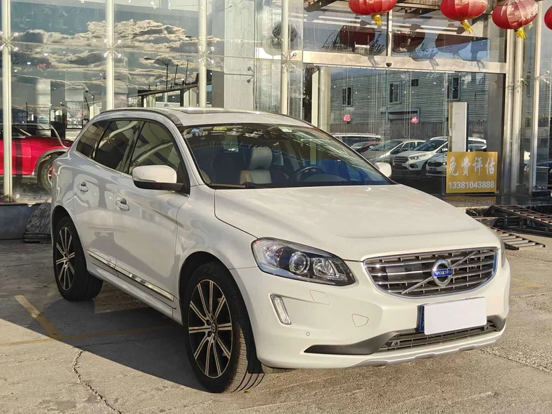 Volvo XC60 — фото 2