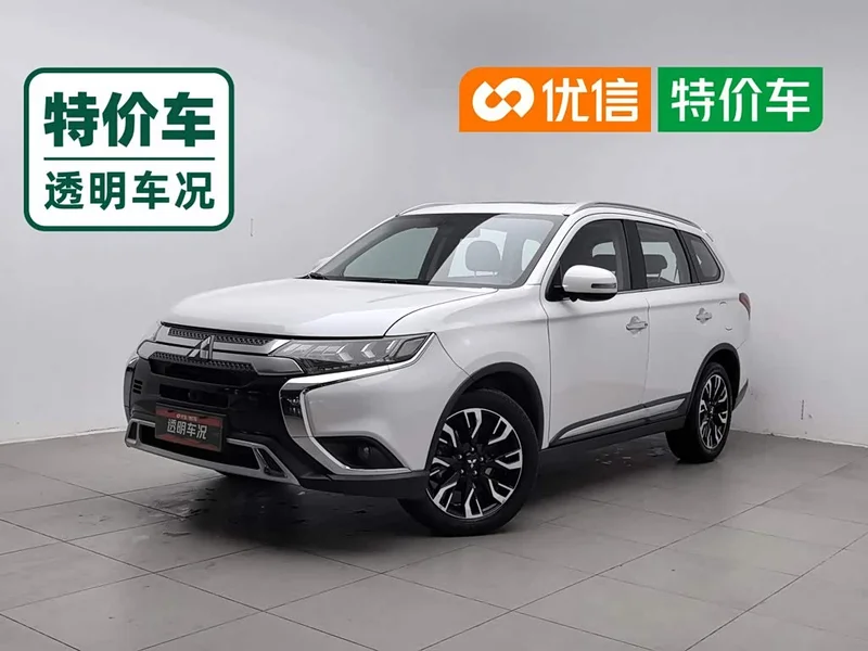 Mitsubishi Outlander — фото 1