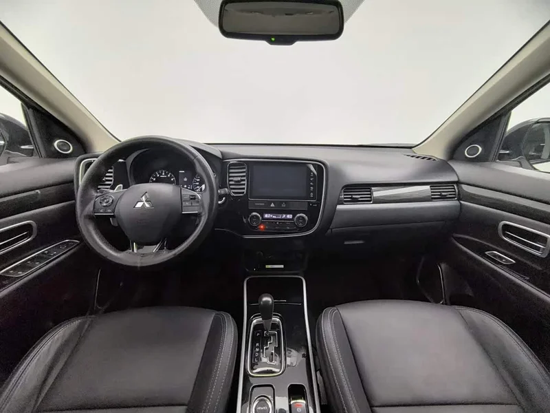 Mitsubishi Outlander — фото 5
