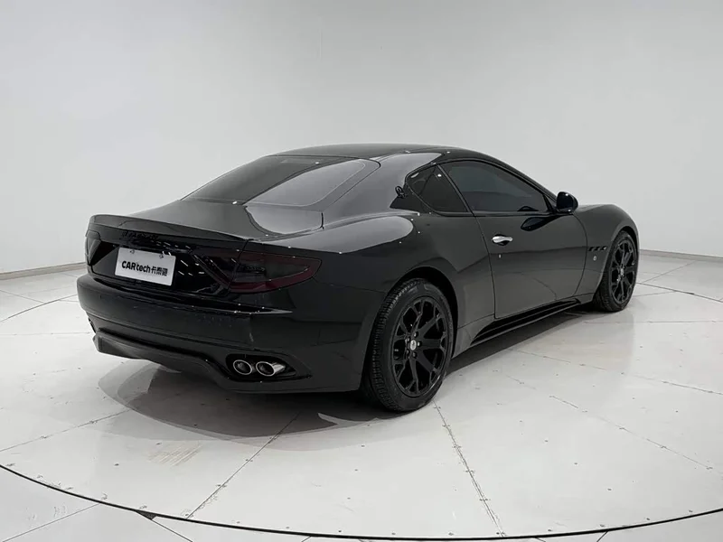 Maserati GranTurismo — фото 25