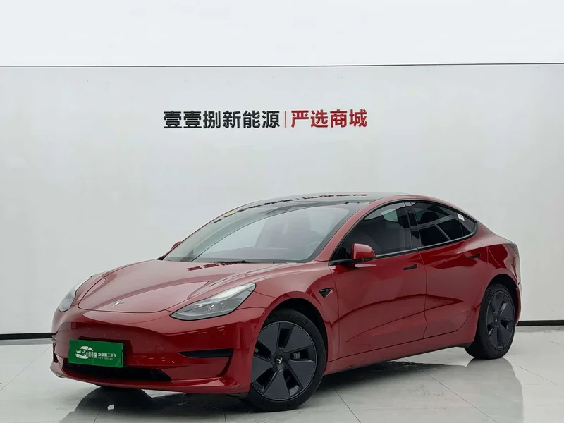 Tesla Model 3 — фото 1