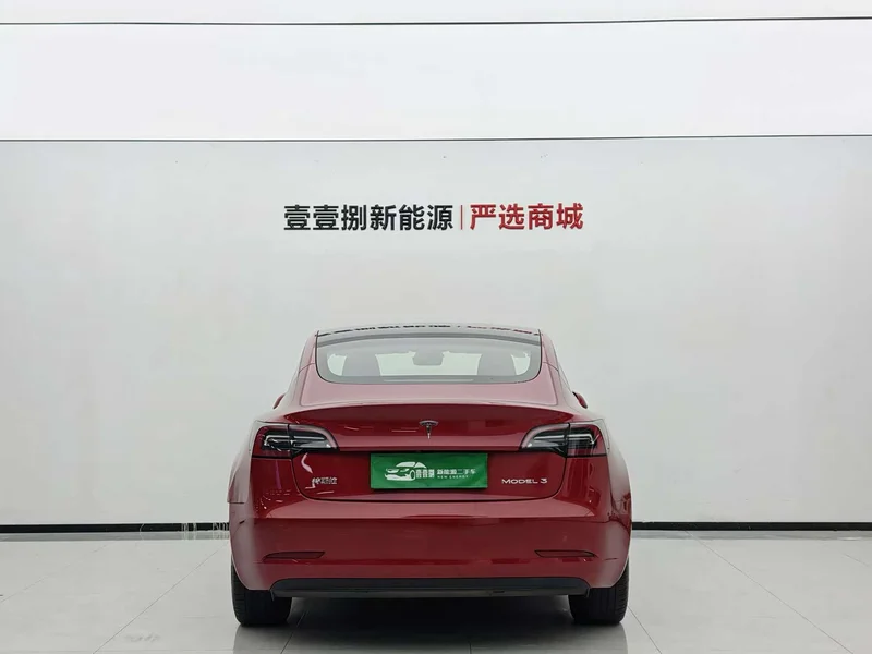 Tesla Model 3 — фото 3