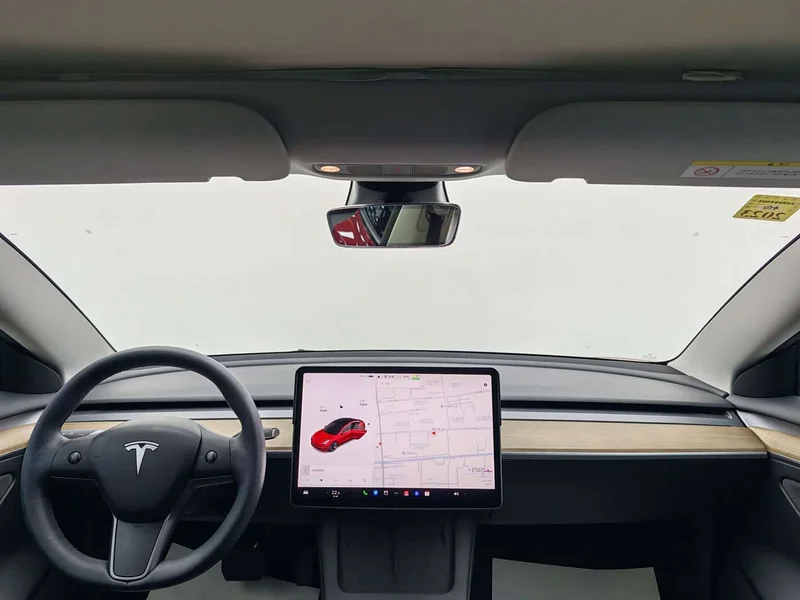 Tesla Model 3 — фото 6