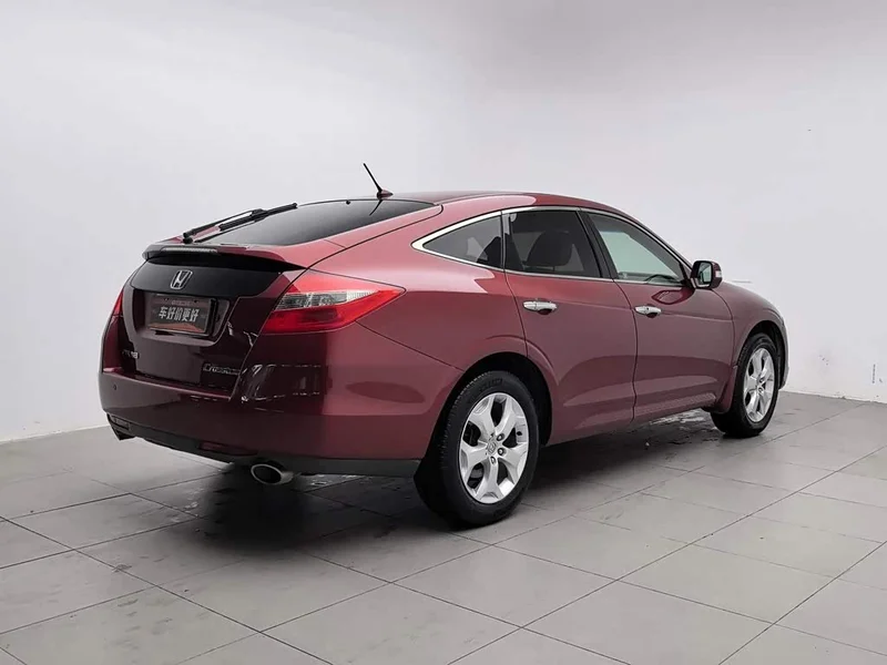 Honda Crosstour — фото 2