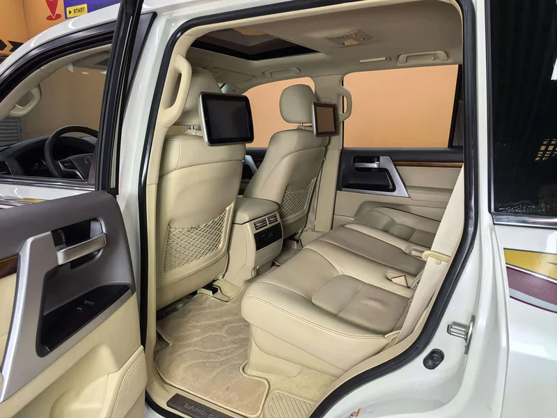Toyota Land Cruiser (Imported) — фото 11