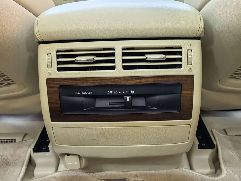 Toyota Land Cruiser (Imported) — фото 15