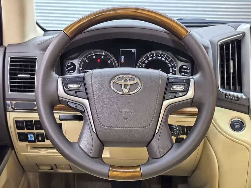 Toyota Land Cruiser (Imported) — фото 22