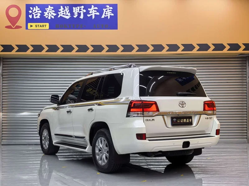 Toyota Land Cruiser (Imported) — фото 6