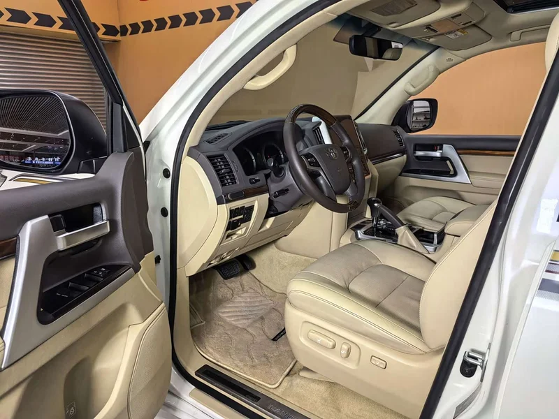Toyota Land Cruiser (Imported) — фото 8