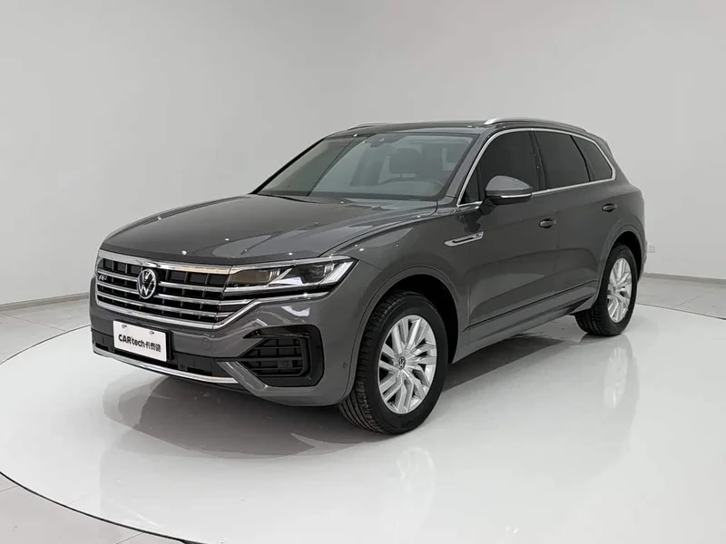 Volkswagen Touareg — фото 21