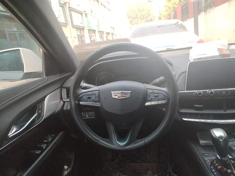 Cadillac CT4 — фото 6