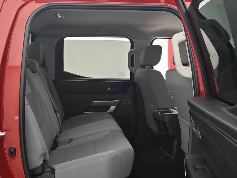 Toyota Tundra — фото 11