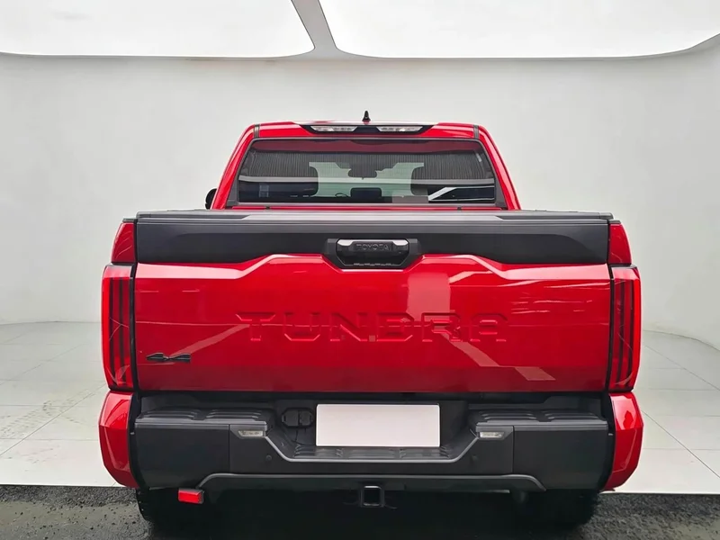 Toyota Tundra — фото 18