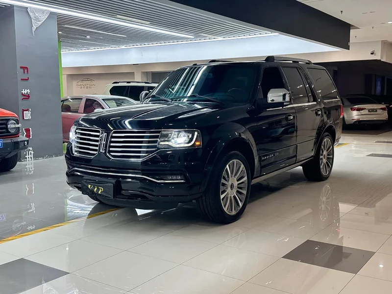 Lincoln Navigator — фото 1