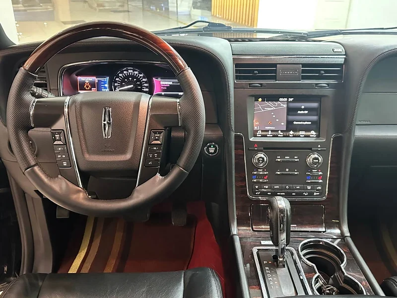 Lincoln Navigator — фото 12
