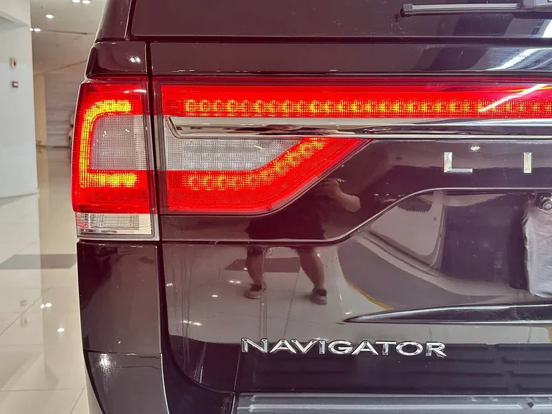 Lincoln Navigator — фото 18