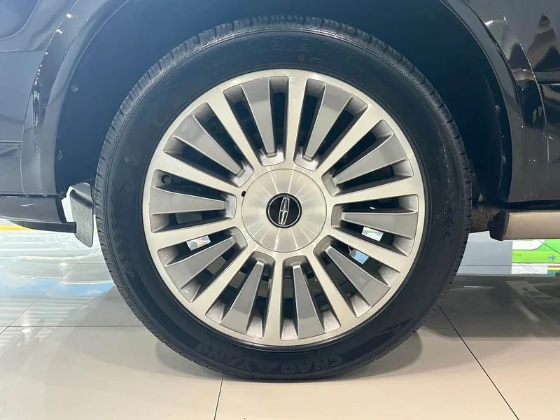 Lincoln Navigator — фото 19