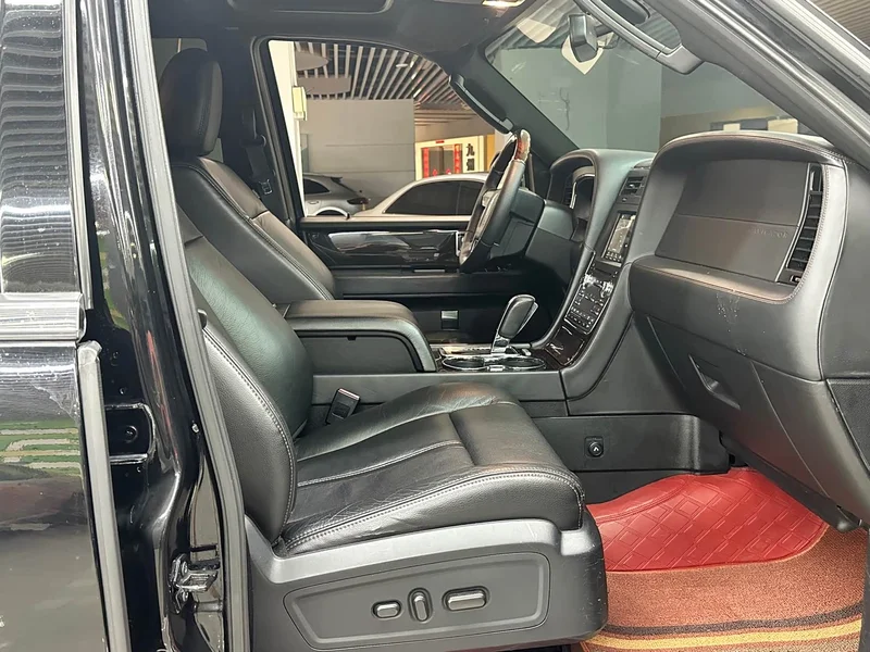 Lincoln Navigator — фото 9
