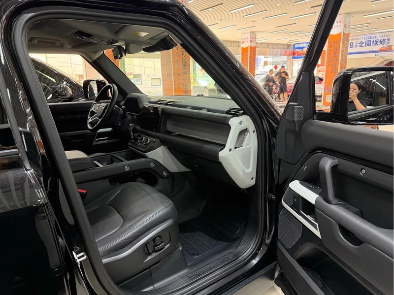 Land Rover Defender — фото 11