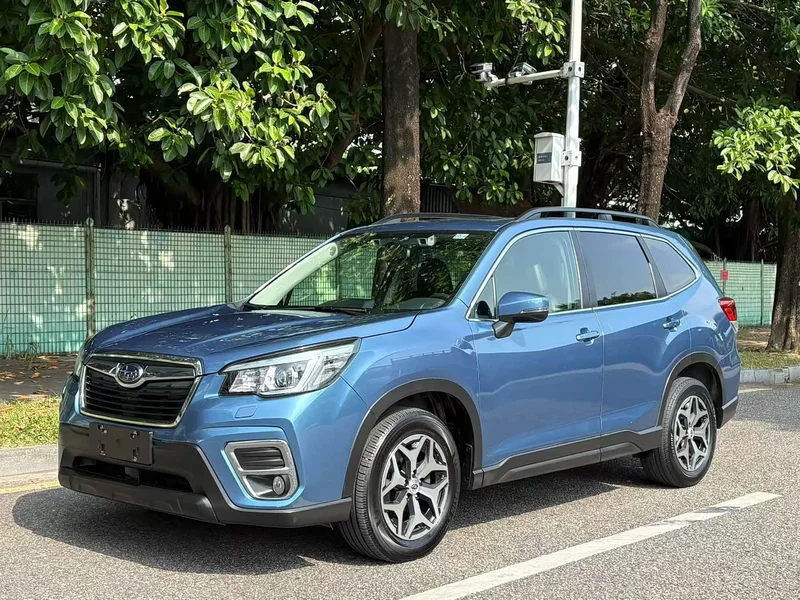 Subaru Forester — фото 1