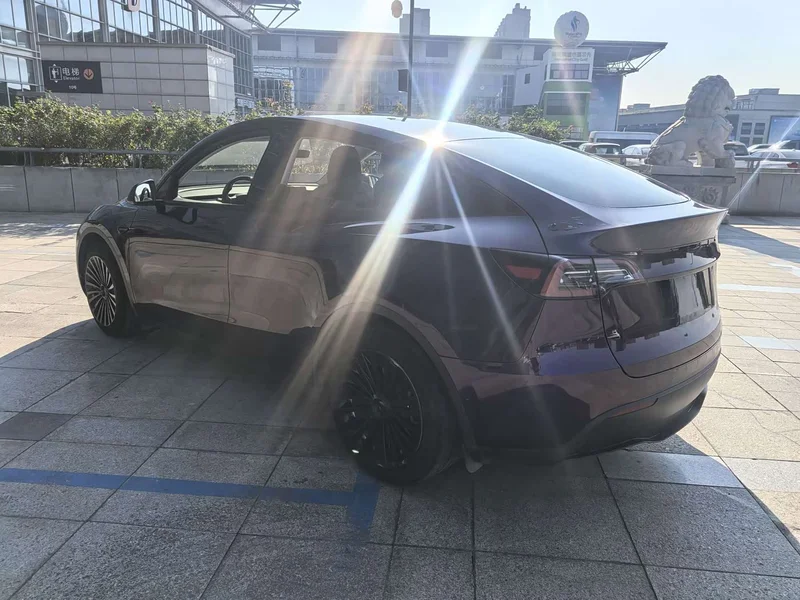 Tesla Model Y — фото 7