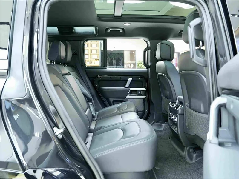 Land Rover Defender — фото 13