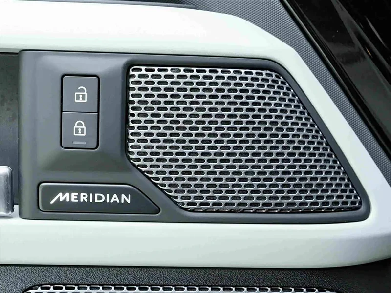 Land Rover Defender — фото 16
