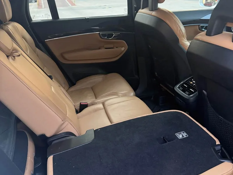 Volvo XC90 — фото 12