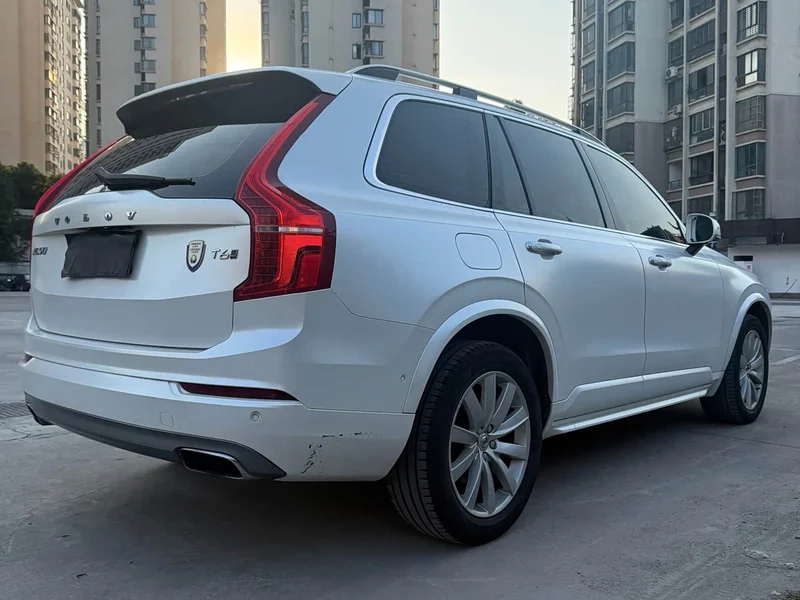 Volvo XC90 — фото 15